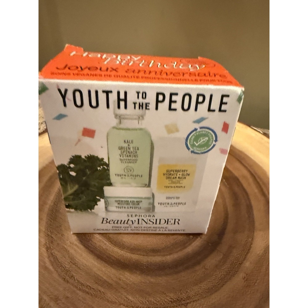 Sephora Beauty Insider Gift Youth to the People: Skin Cleanser, Cream, Mask Set